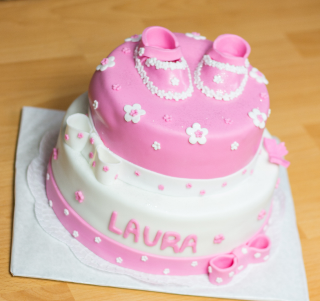 tort roz pentru fete de la cofetarie cu livrare