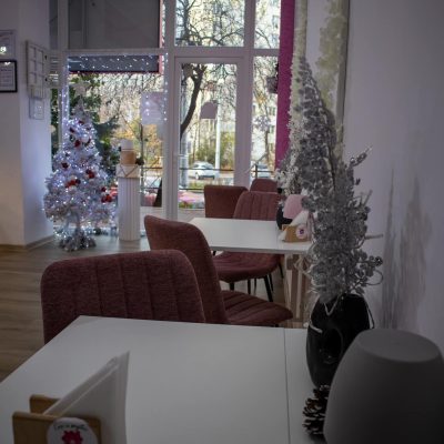 casa cu prajituri interior cofetarie