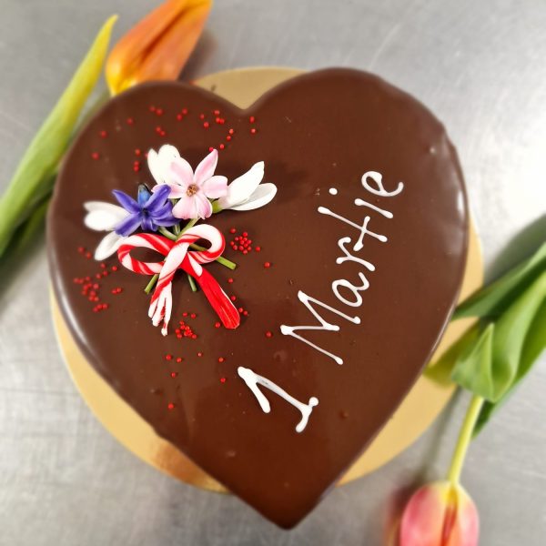 tort de ciocolata cu inima