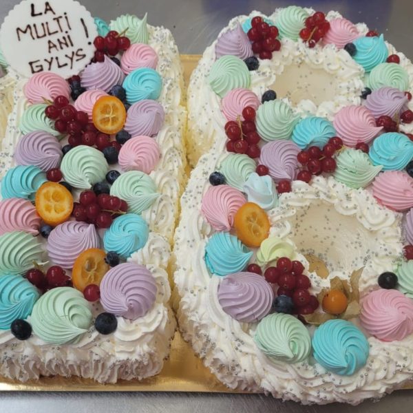 tort colorat de majorat