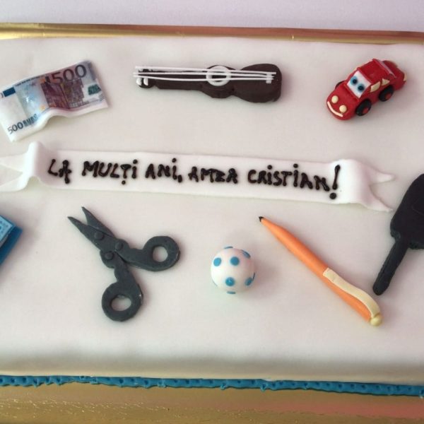 tort special de mot pentru baiat