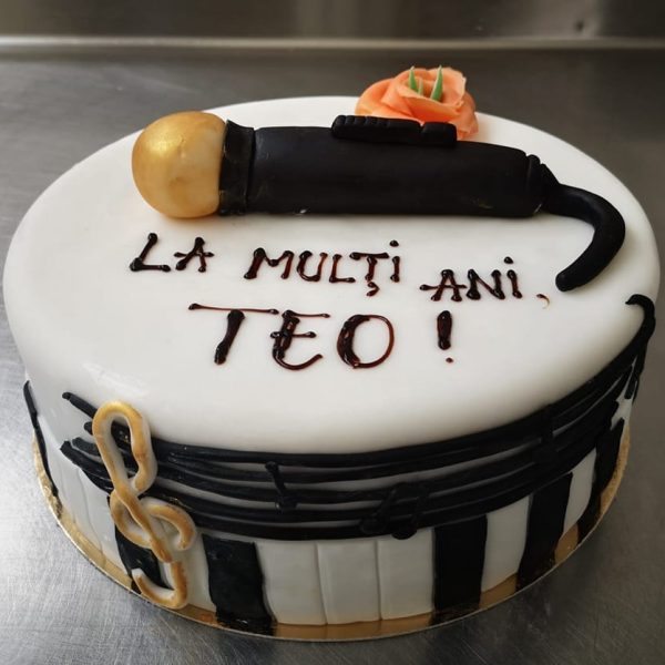 TORT MUZICAL PASTA DE ZAHAR 2